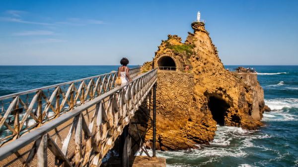 Pourquoi visiter le rocher de la vierge à Biarritz ?